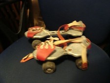 PATTINI A ROTELLE REGOLABILI lacci bianchi