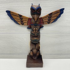 Totem intagliato a mano fatto