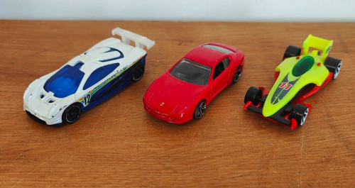 Pacchetto hot wheels ferrari - pacchetto,