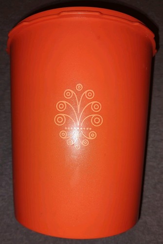 Tupperware piece with lids - tupperware,