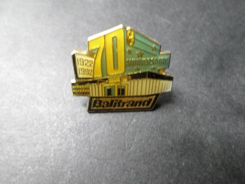 Collezione pins oggetti - pins,