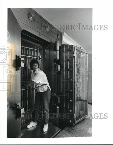 1987 press photo debbie jira - 1987,