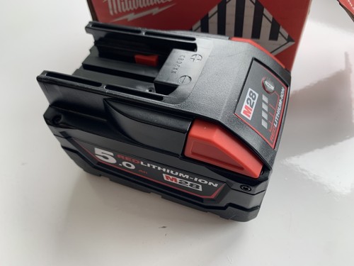 Batteria agli ioni litio - di,