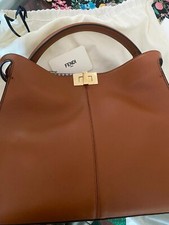 Borsa originale Fendi modello Peekaboo X Lite 2023