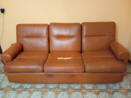 Divano posti pelle - 3, anni