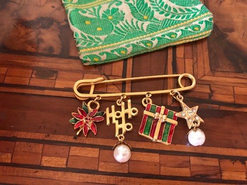 Vintage christmas brooch - vintage,