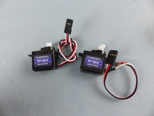 Lot servo turnigy - de,