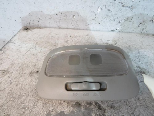Luce cortesia toyota - cortesia,