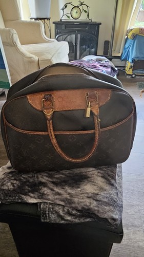 Large genuine louis vuitton - large,