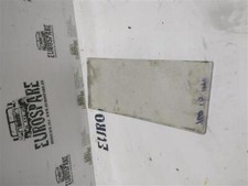 vetro triangolare posteriore