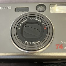 Yashica T4 Zoom Kyocera 35 mm fotocamera punta e scatta pellicola obiettivo Carl Zeiss con altro