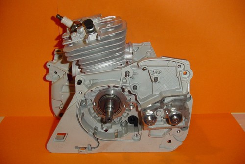 Montaggio testata motore - montaggio,
