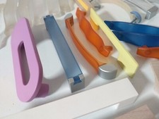 LOTTO stock maniglie 27 pezzi MISTO - Plastica metallo casa cameretta mobili 04