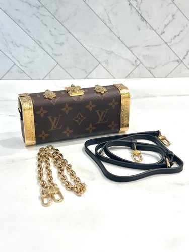 Louis vuitton monogram canvas - louis,