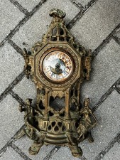 Orologio da tavolo antico e originale in lega stile barocco, finemente decorato