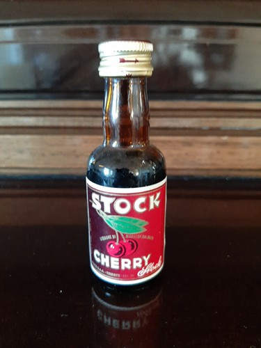 Mignon stock cherry vintage - stock,