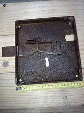 ANTICA GRANDE ENORME SERRATURA IN FERRO BATTUTO EPOCA XVIII SEC. senza Chiave 