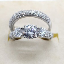 Rotondo Fidanzamento Anello