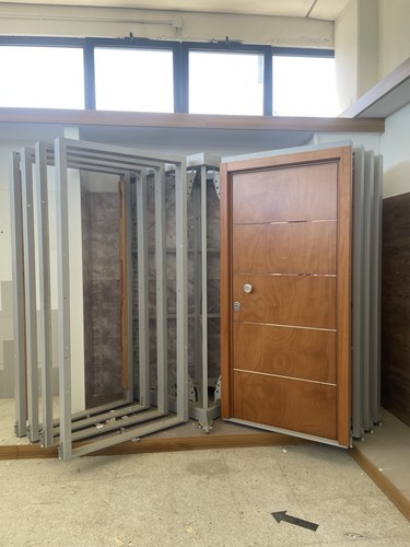 Espositore porte interne - espositore,