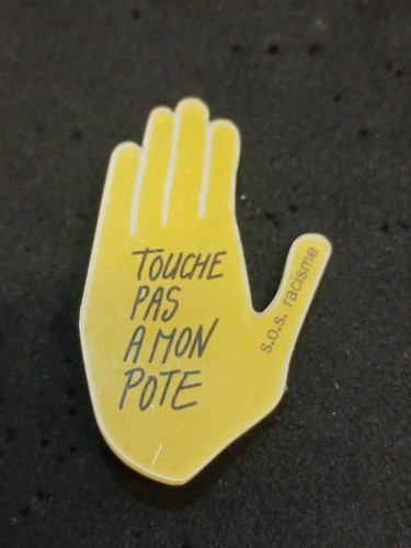 Pin badge main sos - badge, racisme