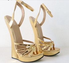 Sandali con zeppa estrema 18