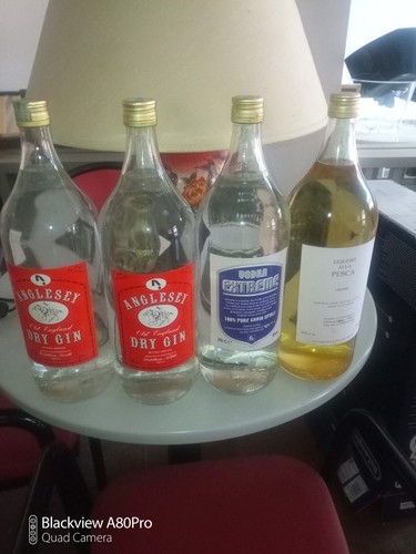 Bottiglie liquore - di,
