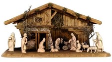 Presepe con capanna in legno