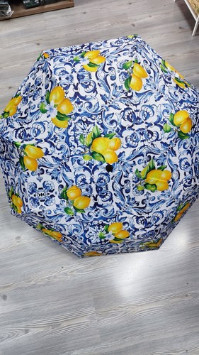 Ombrello limoni costiera