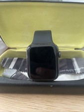 Apple Watch SE 44mm Grigio Siderale Alluminio Cassa con Nero Cinturino Sport...