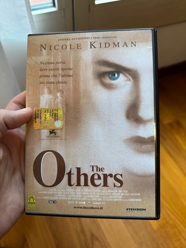 The others con nicole - con,