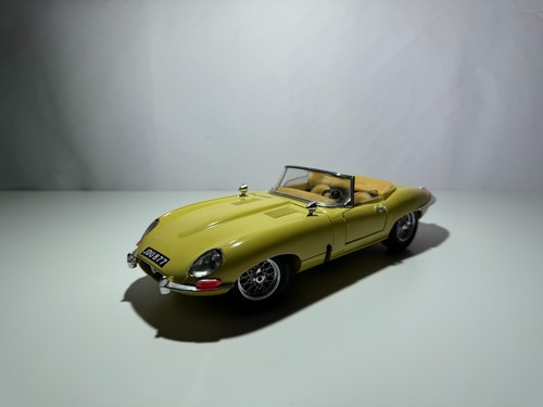 Modellino auto bburago - auto, 1:18