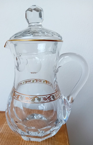 Brocca caraffa con coperchio