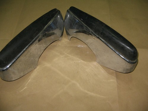 Coppia borchie rostri - di,