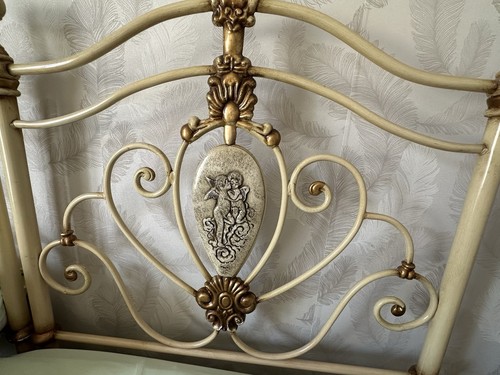 Letto singolo usato sono 2 - singolo,