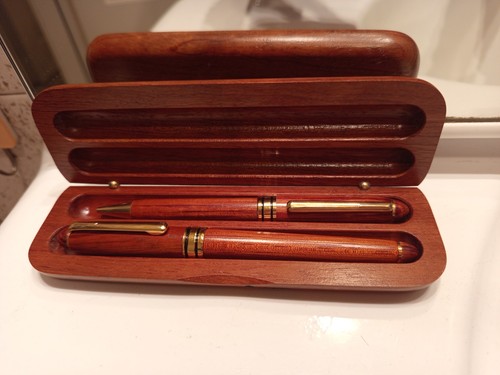 Due penne legno vintage - due, in