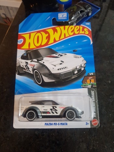 Hot wheels mazda miata - hot, mx-5