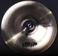 UFiP Class Series 16" piatto cinese brillante 940g.