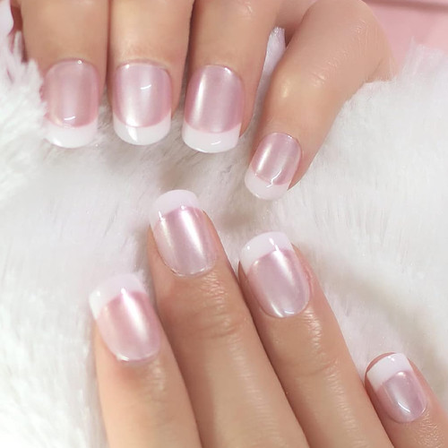 Short pink pearl manicure - short,