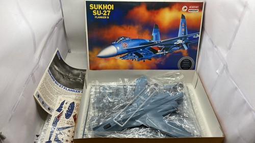 Aca2131 academy sukhoi 27 - sukhoi, su-27
