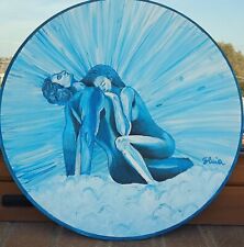 Abbraccio uomo donna amanti