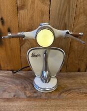 Lampada da Tavolo Scooter Stile Lambretta Edizione Limitata. Basato sull'epoca mod anni 60.