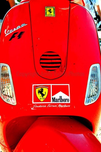 Vespa piaggio scooter ferrari - piaggio,