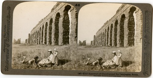 Bambini sotto acquedotto - sotto, di