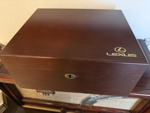 Lexus humidor per sigari - **lexus:,