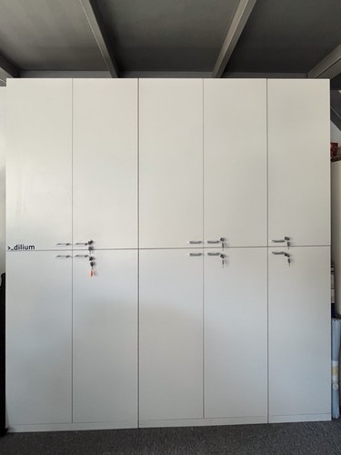 Armadio bianco ante con - 10,