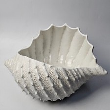 VASO SOPRAMMOBILE PORCELLANA CERAMICA BIANCA CENTROTAVOLA FIORIERA a CONCHIGLIA