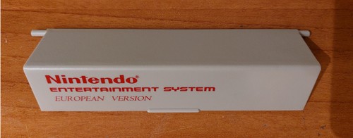Couvercle cartouches nintendo - couvercle,