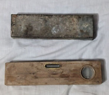 VECCHIA LIVELLA A BOLLA IN LEGNO DA 25 CM CON CUSTODIA IN METALLO EDILIZIA