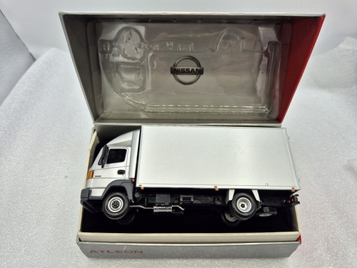 Camion nissan atleon - nissan, gris