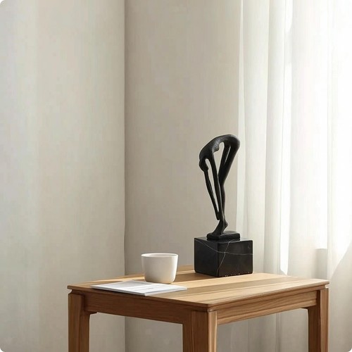 Scultura figura umana - di,